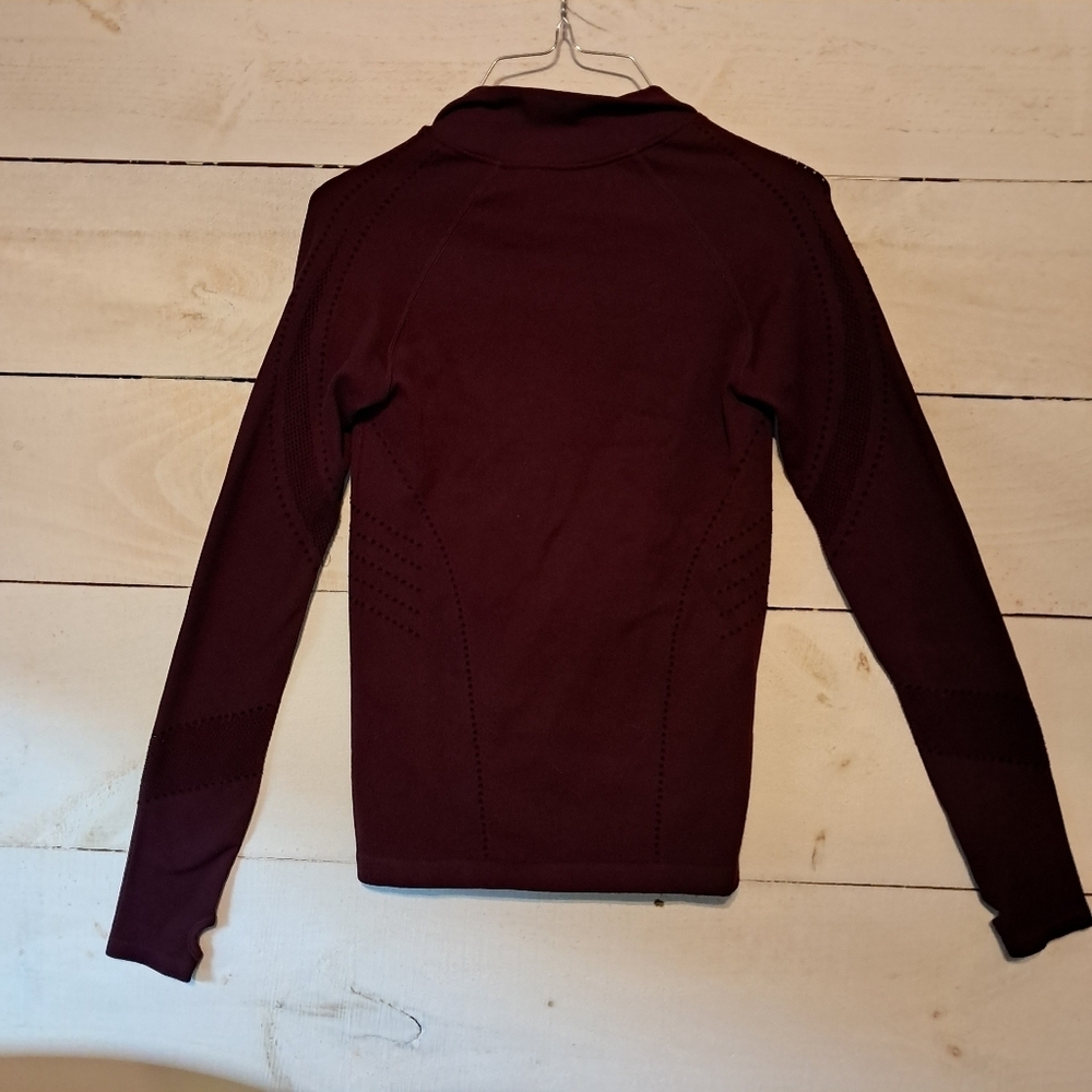 Fabletics Red Burgundy Maroon Delta Seamless Laser Cut Long Sleeve Zip Up Medium - Picture 4 of 9